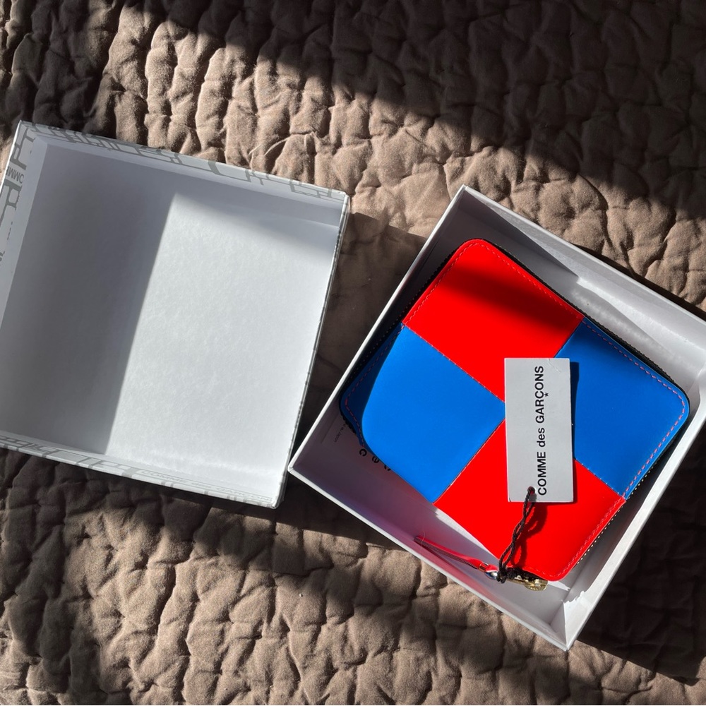 Comme does Garçon neon super fluo wallet (new with tags)